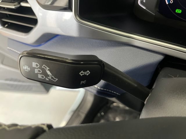 Used 2025 Volkswagen Taos SEL w/ Black Wheel Plus Package AWD/4WD image 19