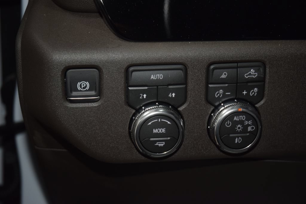 Used 2026 GMC Sierra 1500 SLT AWD/4WD image 38