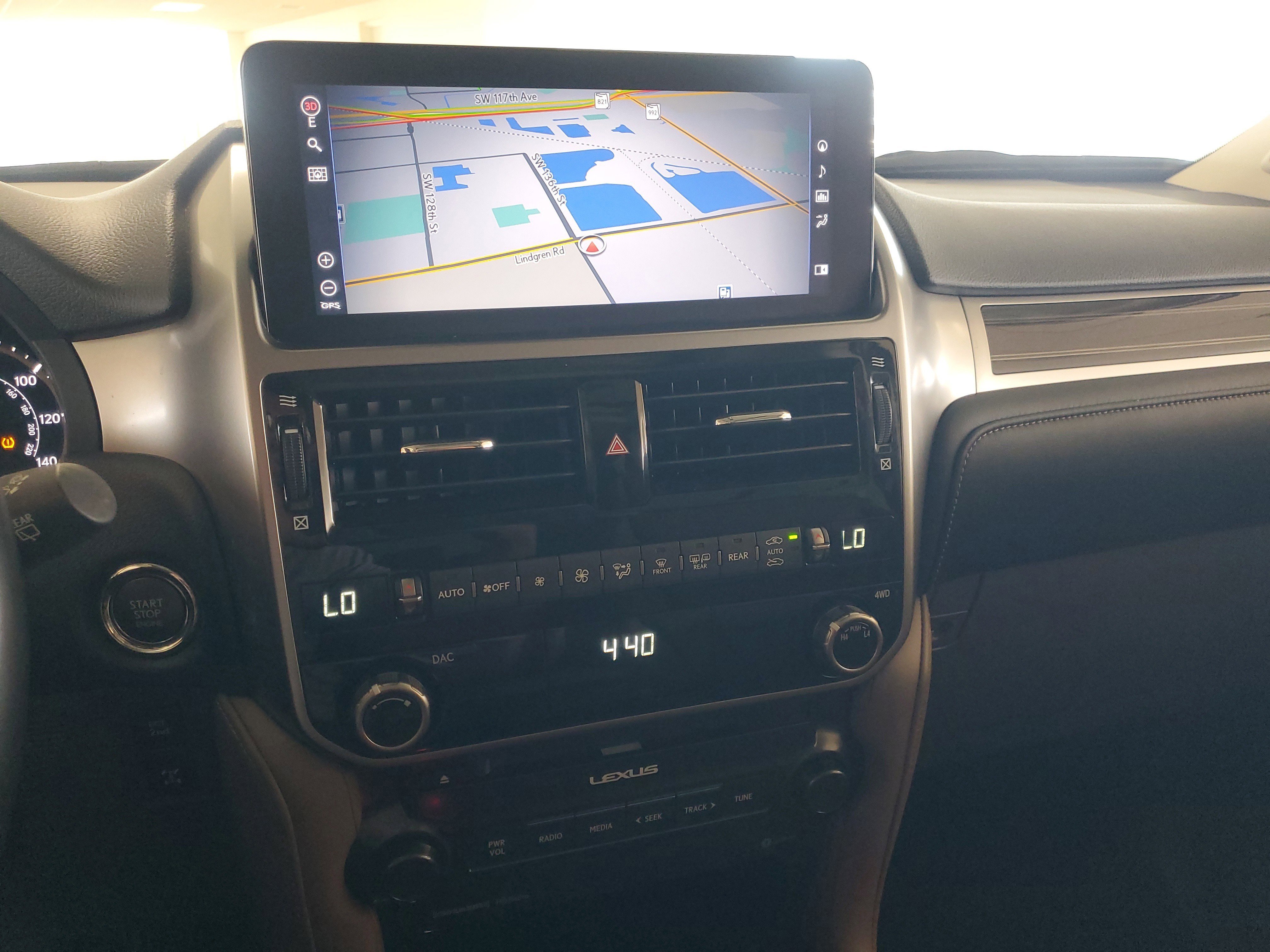 Used 2023 Lexus GX 460 Premium w/ Premium Package image 28