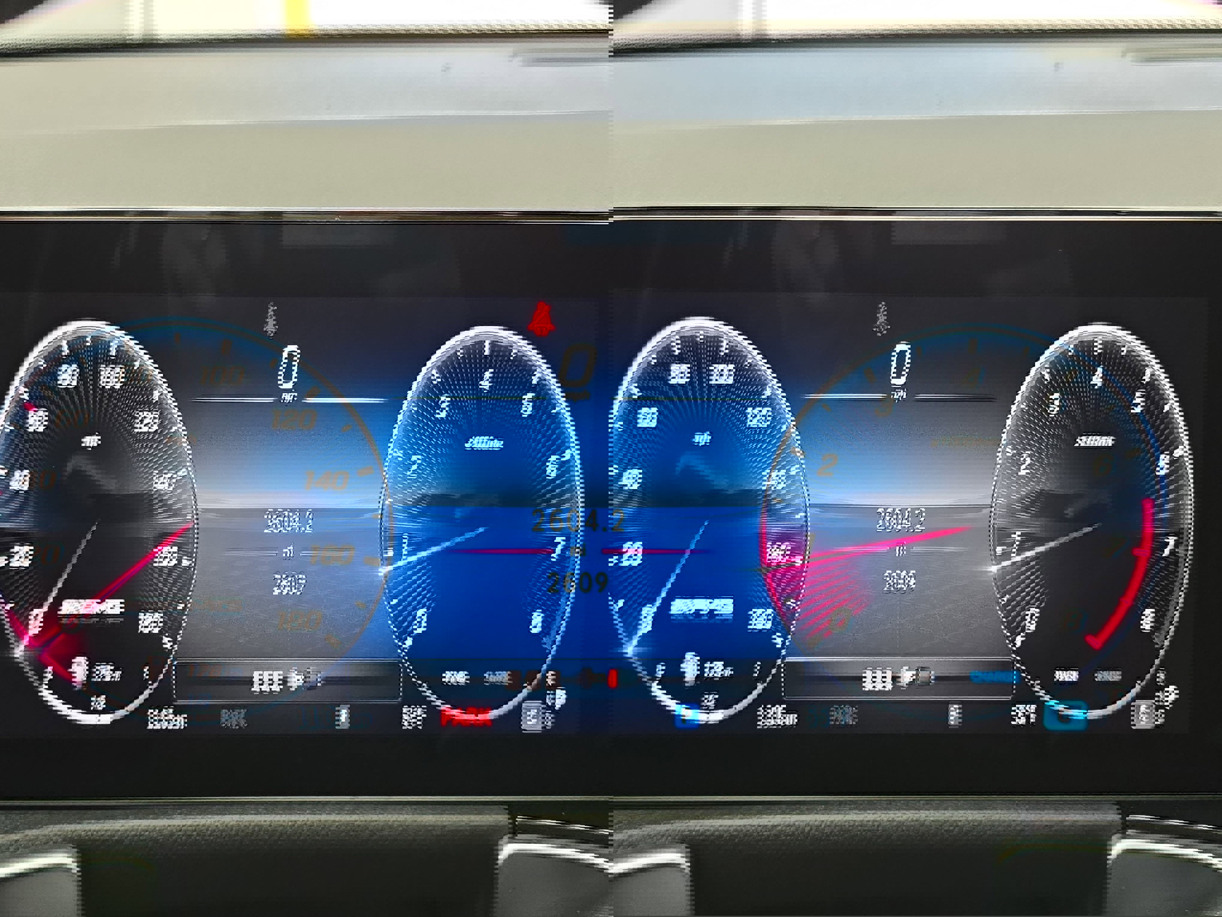 Used 2025 Mercedes-Benz GLB 35 AMG 4MATIC image 19