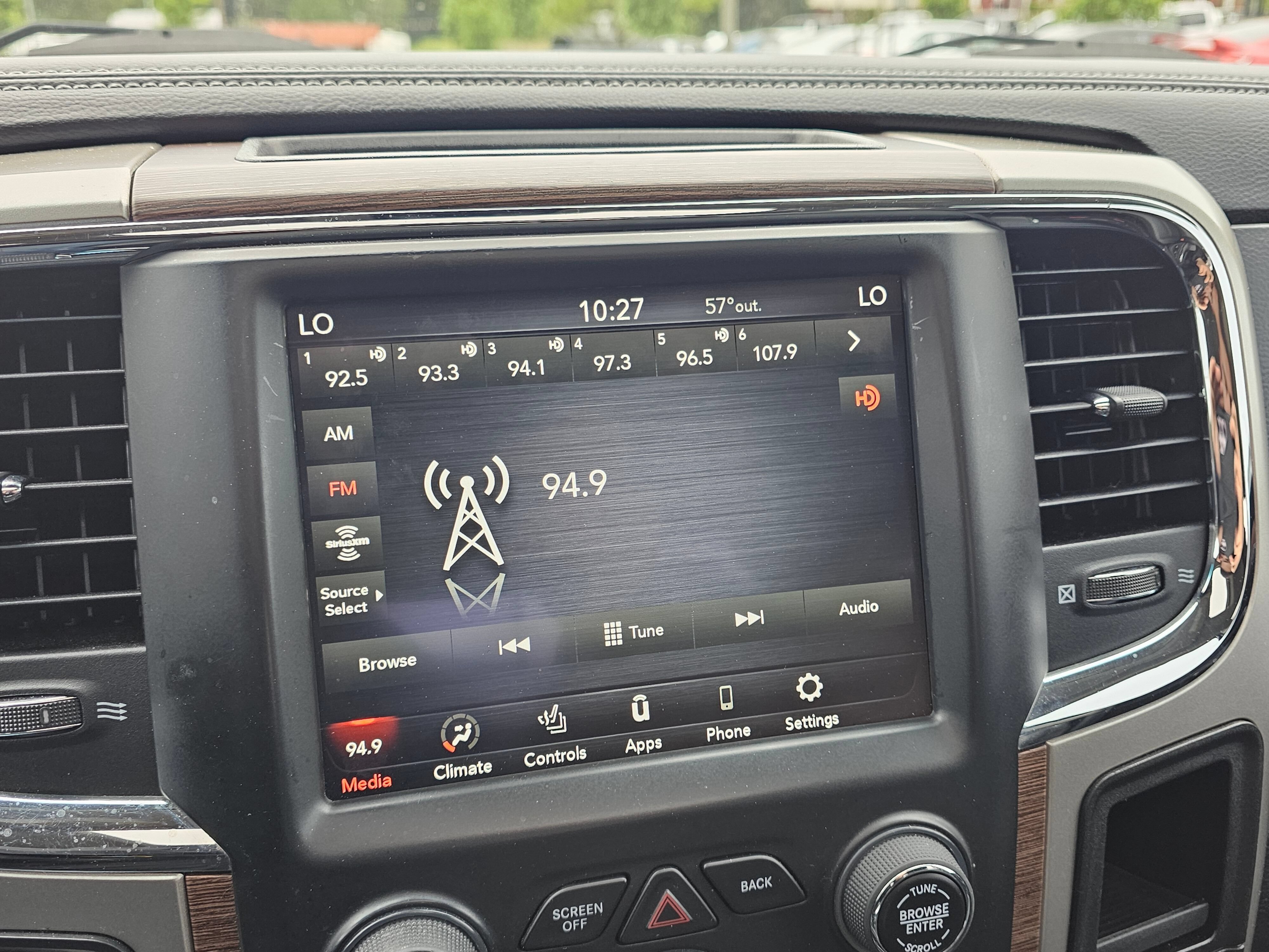 Used 2018 RAM 1500 Laramie AWD/4WD image 17