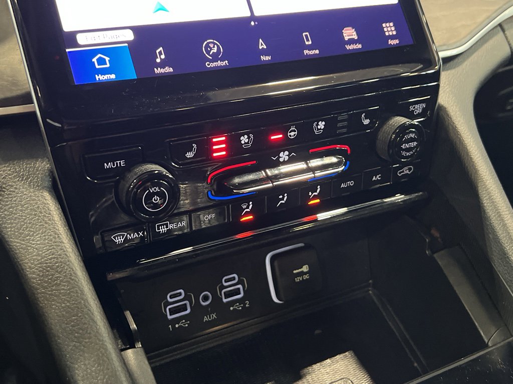 Used 2025 Jeep Grand Cherokee Limited w/ Luxury Tech Group II image 22