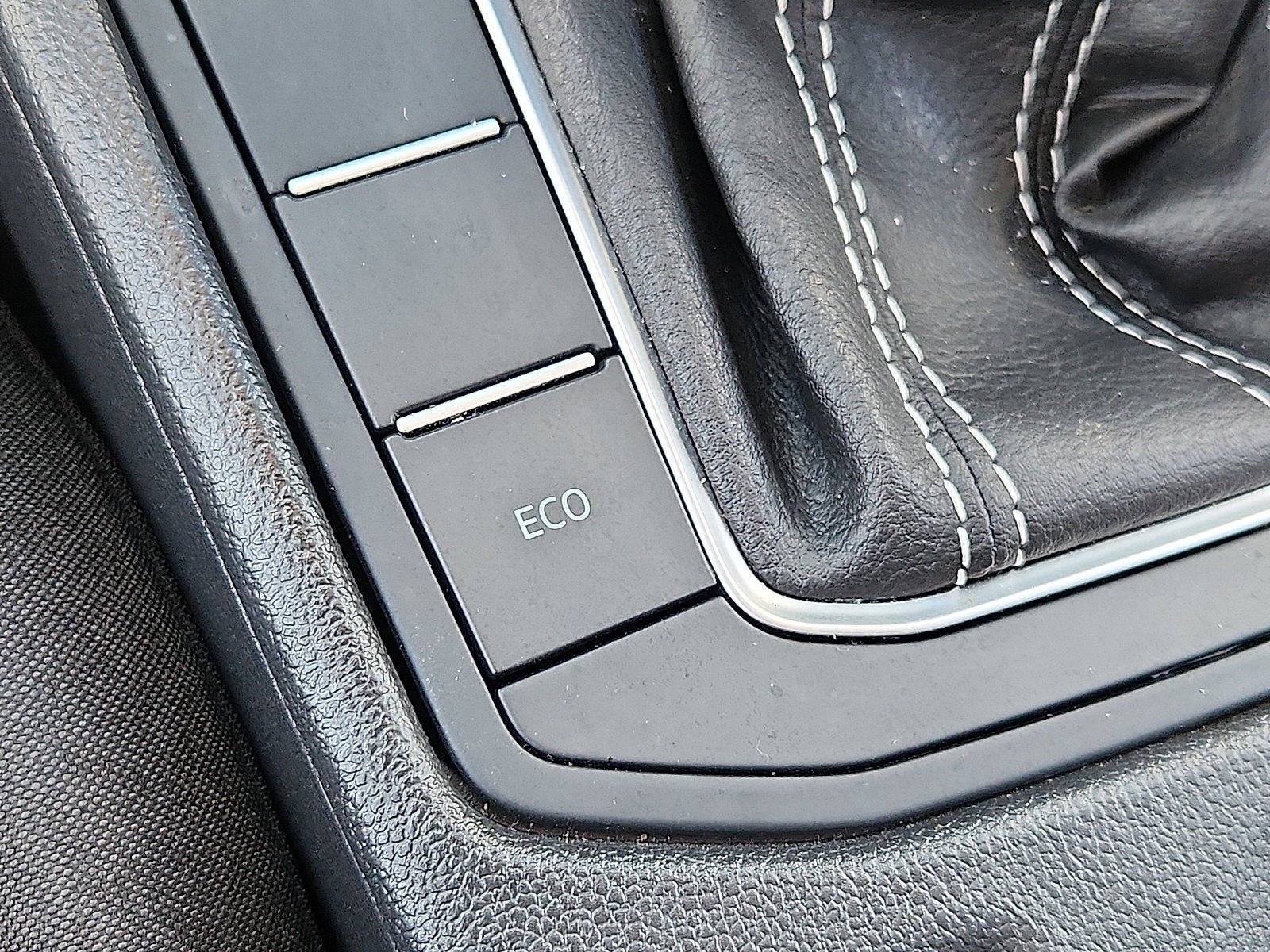 Certified 2024 Volkswagen Jetta S FWD image 22