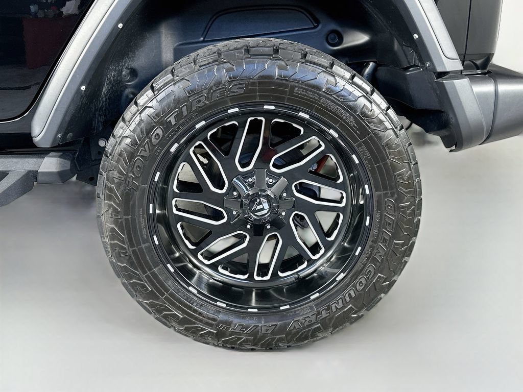Used 2022 Jeep Wrangler Unlimited Rubicon w/ LED Lighting Group AWD/4WD image 33