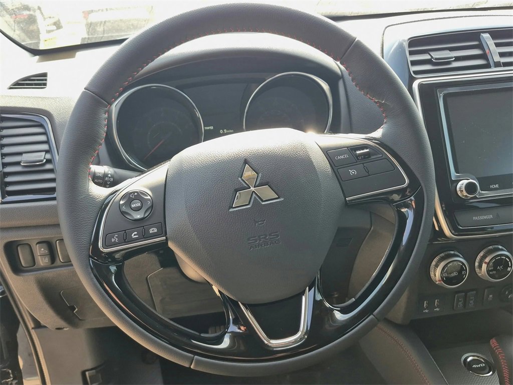 Used 2025 Mitsubishi Outlander Sport LE image 11