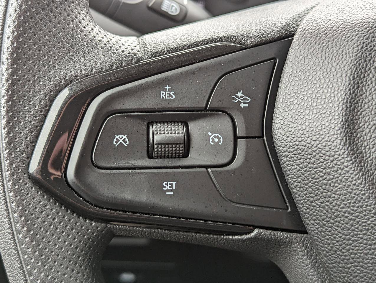 Used 2023 Chevrolet TrailBlazer LT FWD image 16