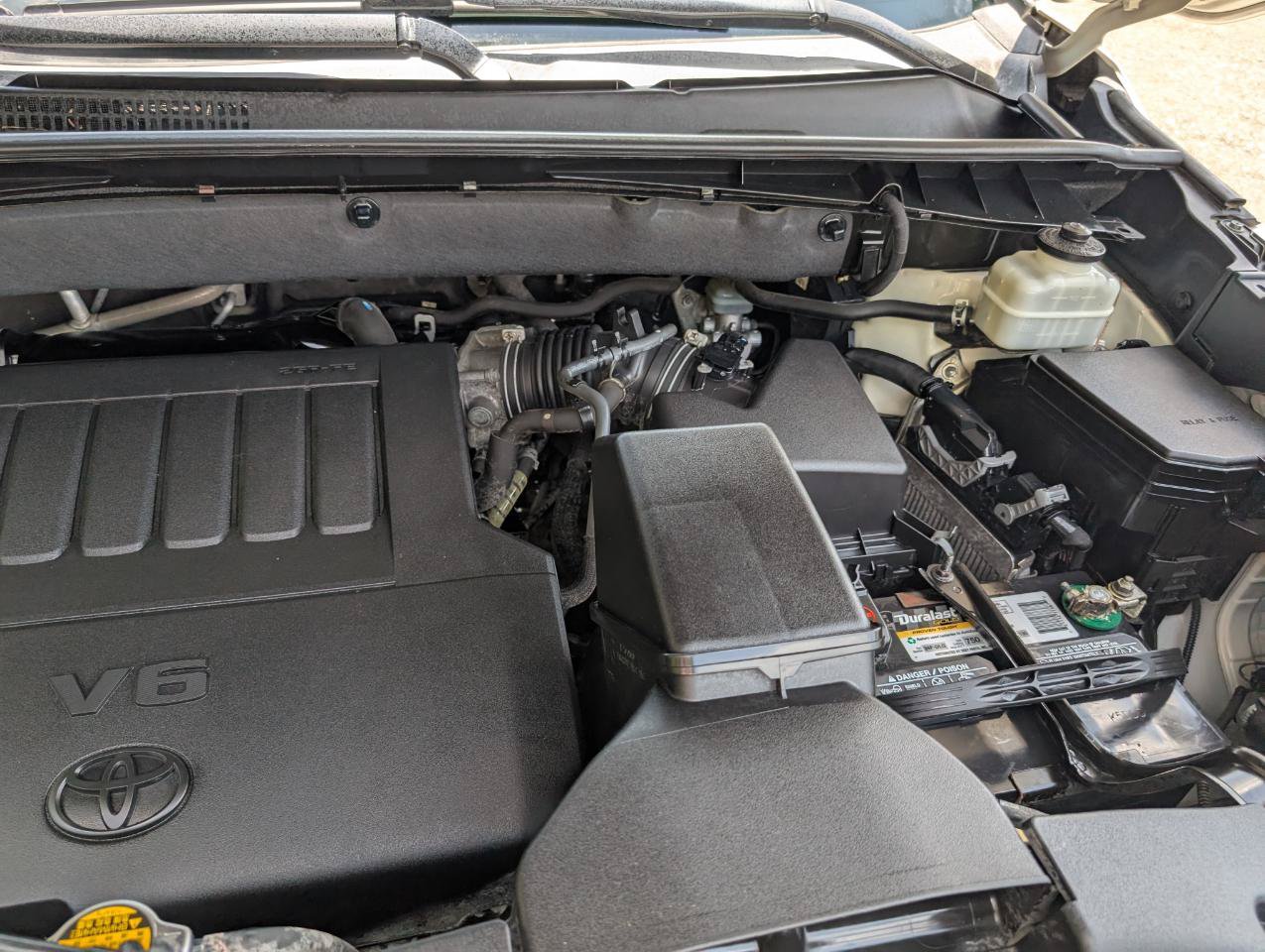 Used 2014 Toyota Highlander LE FWD image 25