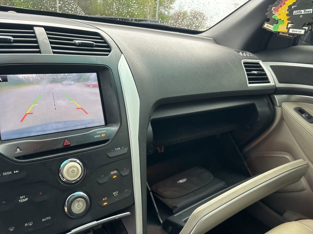 Used 2015 Ford Explorer XLT w/ Equipment Group 202A image 15