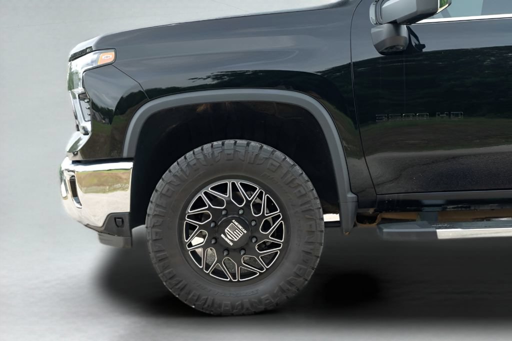 Used 2026 Chevrolet Silverado 3500 LTZ w/ LTZ Plus Package AWD/4WD image 13