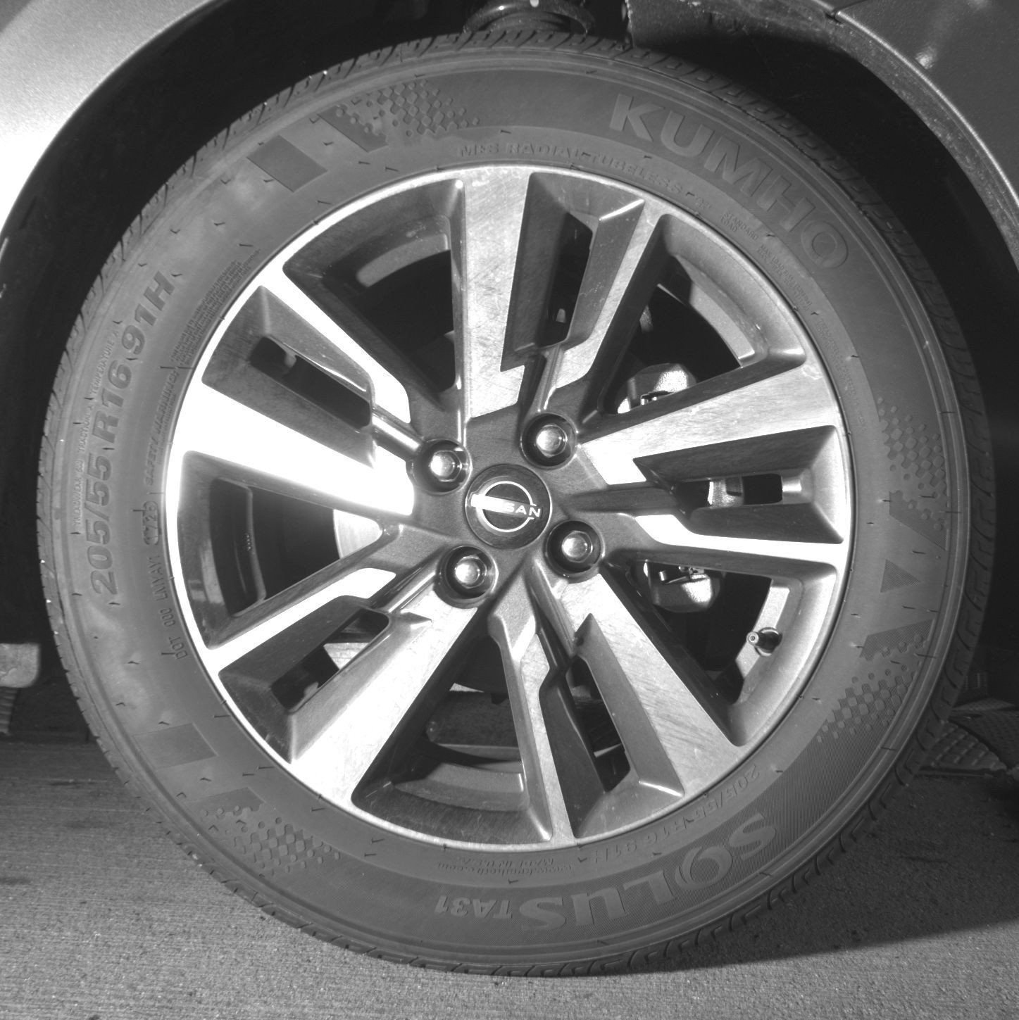 Used 2025 Nissan Versa SV FWD image 16
