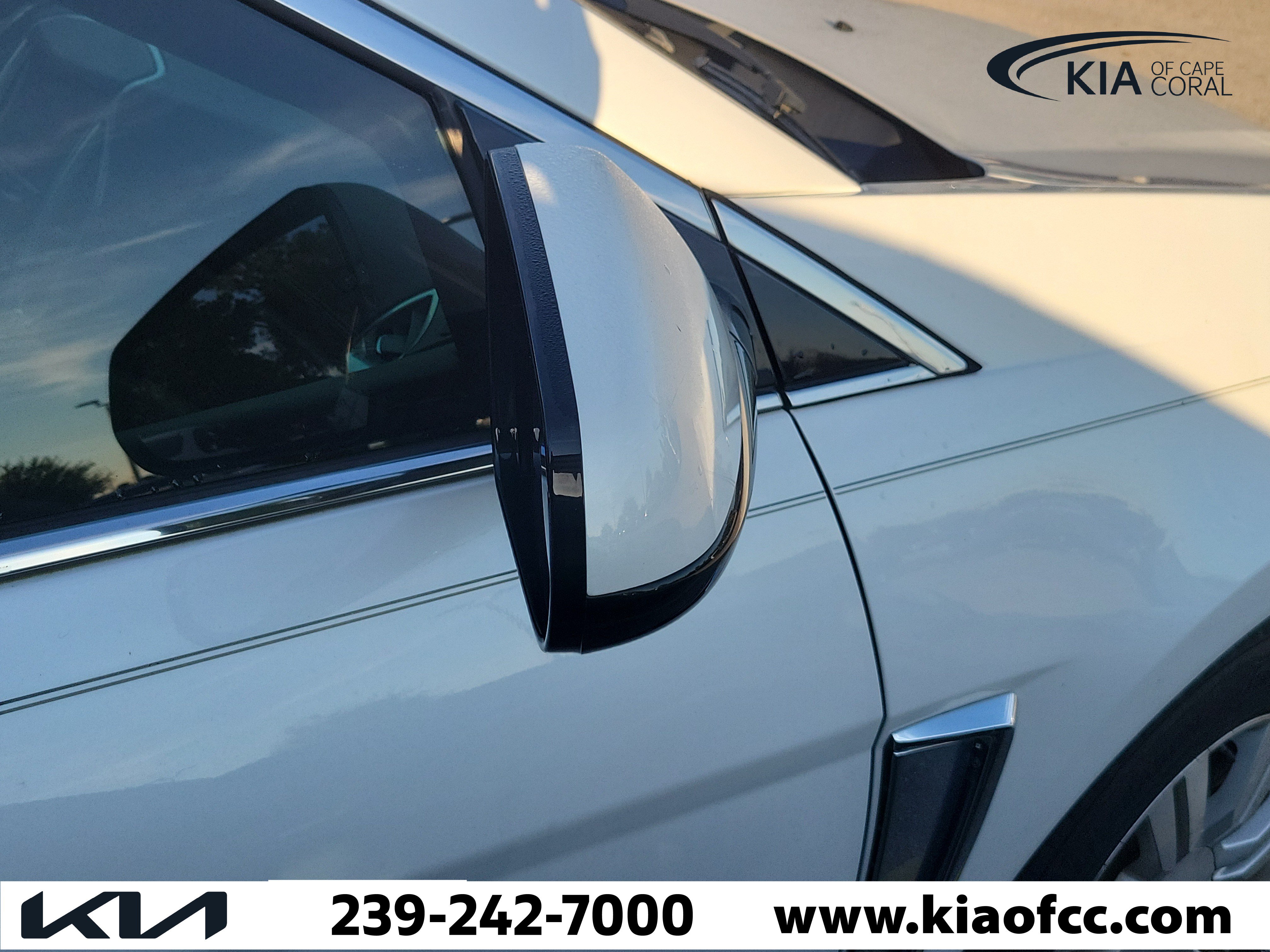 Used 2016 Cadillac SRX Luxury w/ Driver Awareness Package FWD image 8