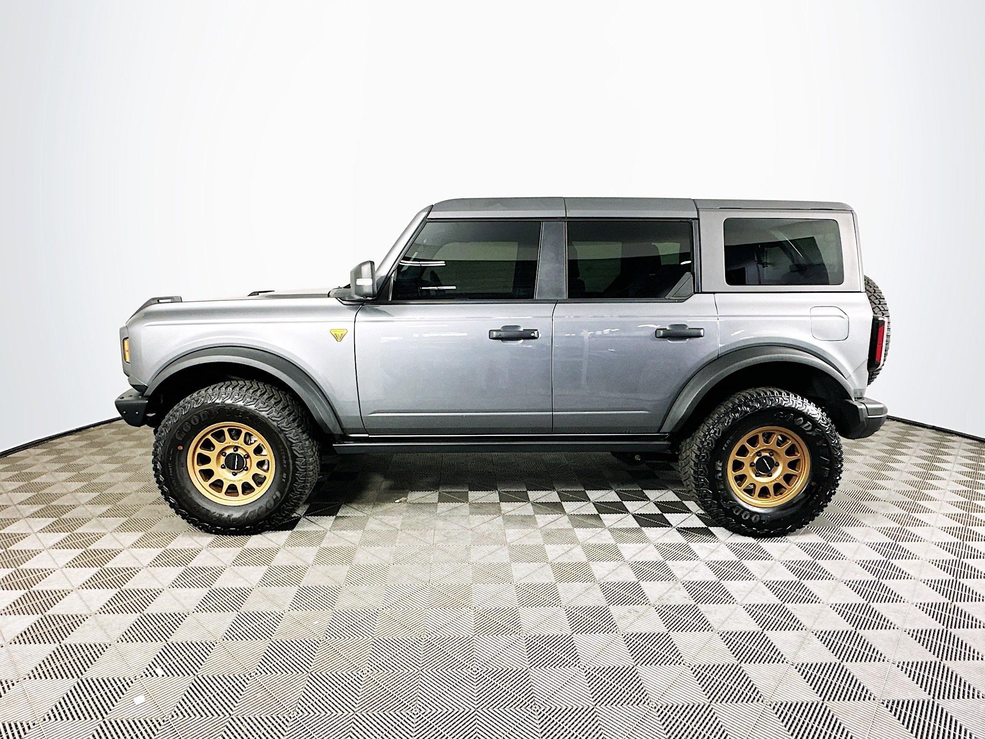 Used 2024 Ford Bronco Badlands image 4