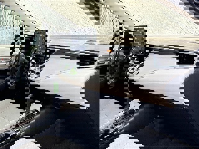 Used 2020 Toyota Corolla LE image 17