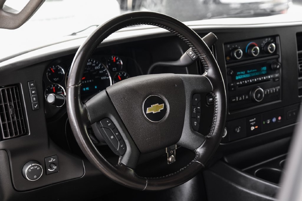Used 2021 Chevrolet Express 3500 LS w/ Chrome Appearance Package RWD image 12