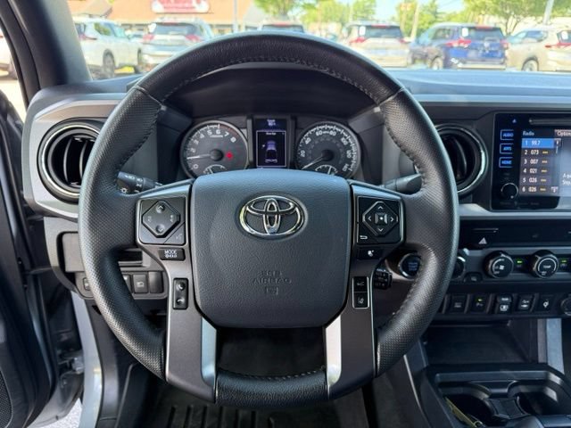 Used 2019 Toyota Tacoma TRD Off-Road w/ Technology Package AWD/4WD image 19