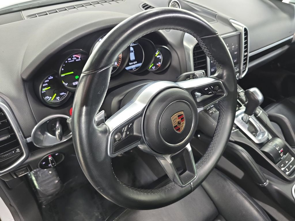 Used 2017 Porsche Cayenne S Platinum AWD/4WD image 4