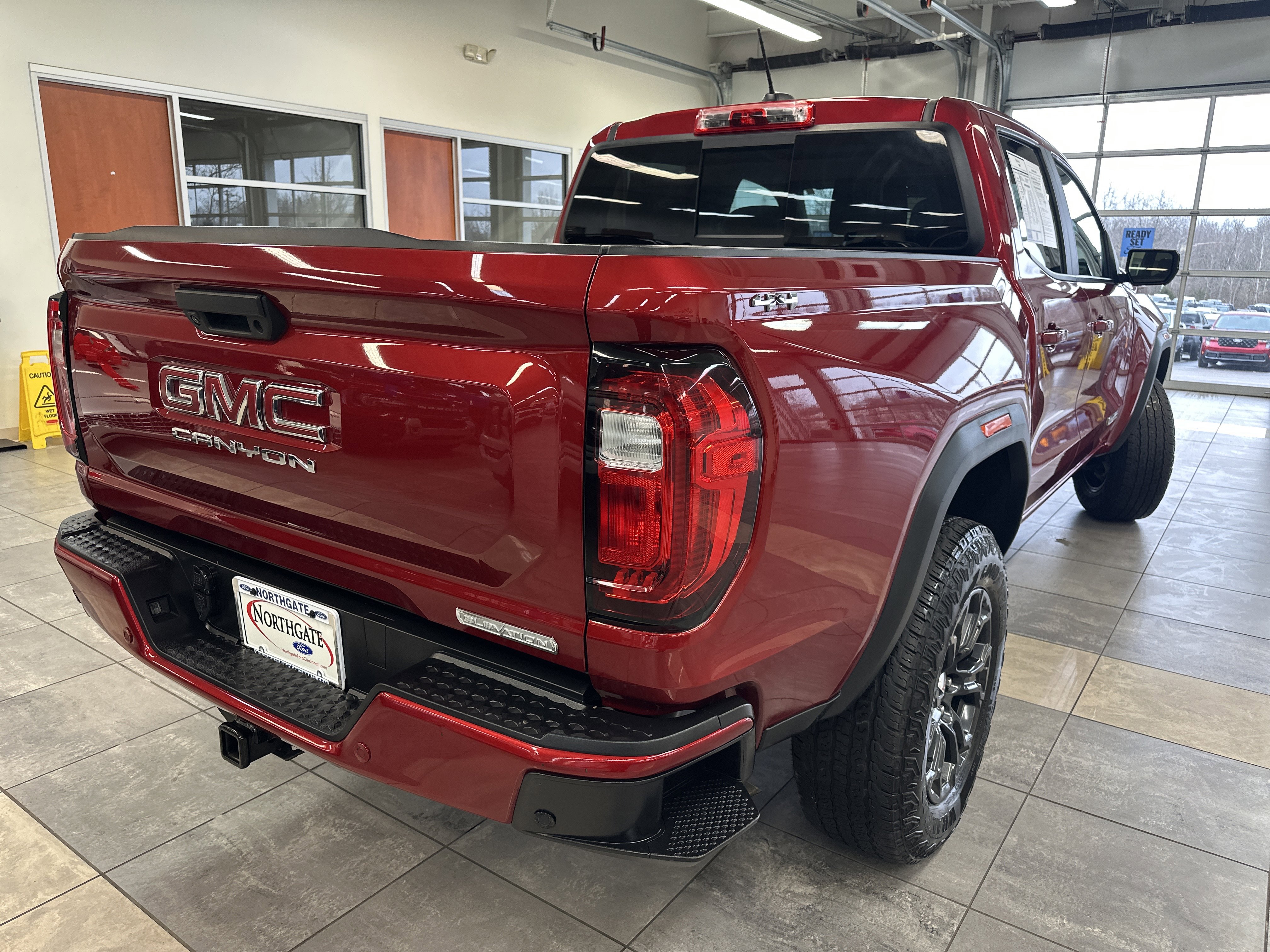 Used 2023 GMC Canyon Elevation w/ Convenience Package image 13