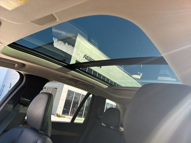 Used 2025 Volvo XC90 T8 Plus w/ Protection Package Premier image 27
