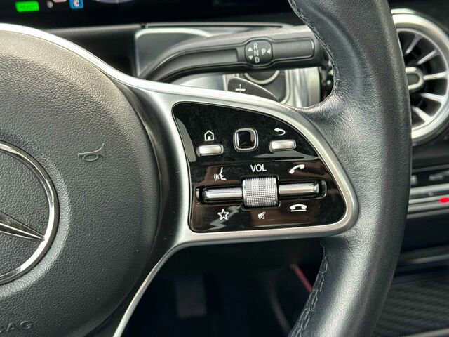 Used 2022 Mercedes-Benz EQB 300 4MATIC w/ Exclusive Package image 30