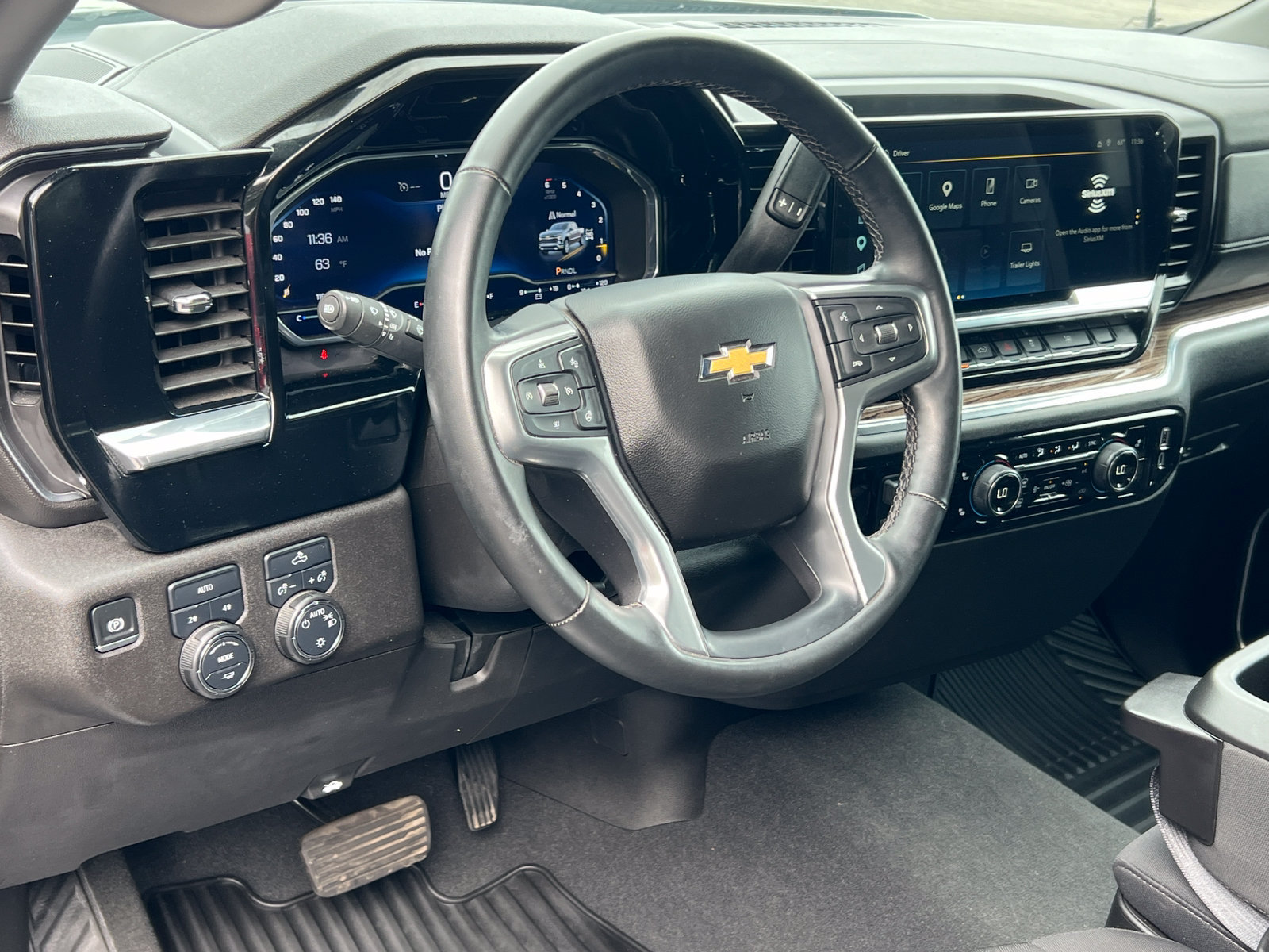 Used 2025 Chevrolet Silverado 1500 LT AWD/4WD image 19