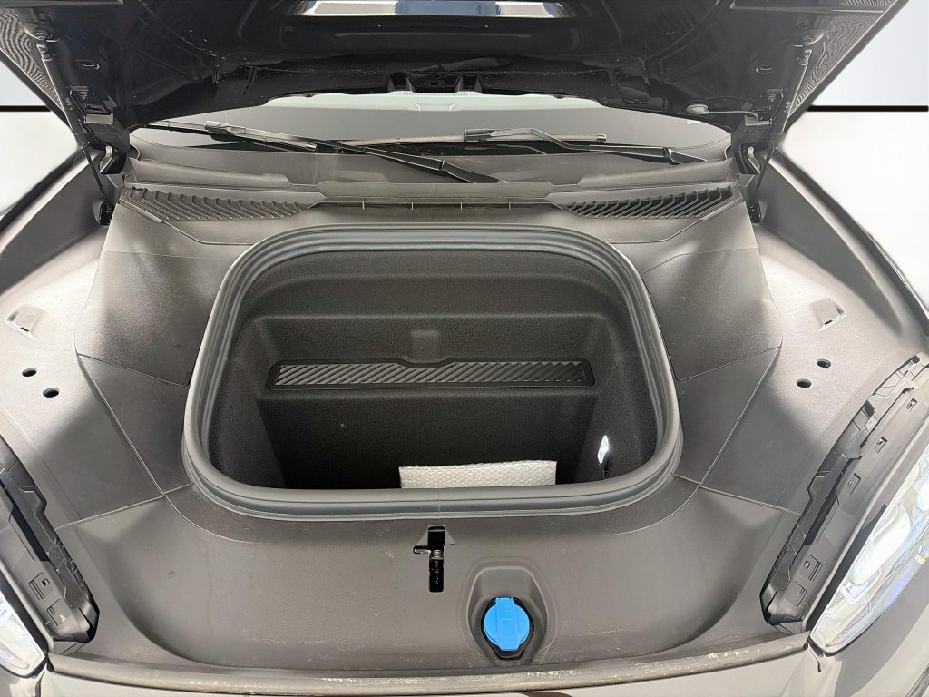 New 2026 Porsche Cayenne Electric AWD/4WD image 32