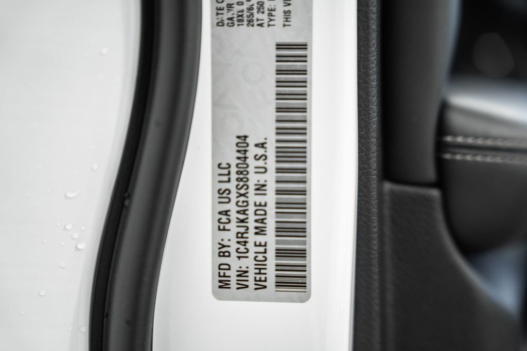 New 2025 Jeep Grand Cherokee L Altitude image 40