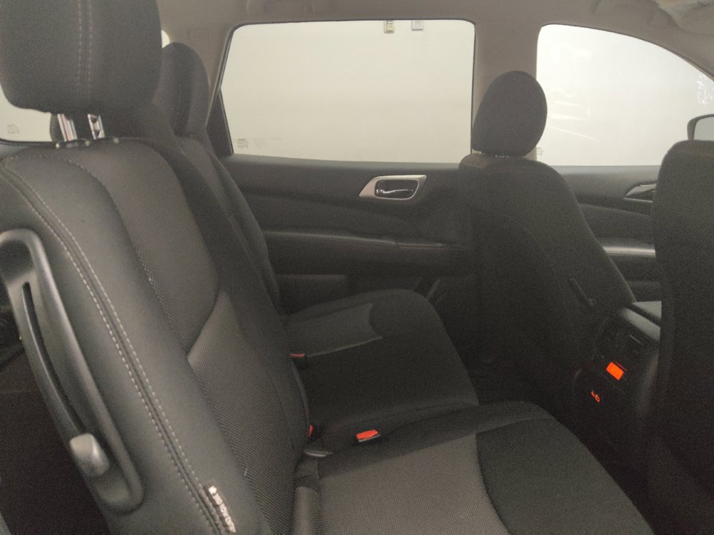 Used 2020 Nissan Pathfinder S FWD image 19