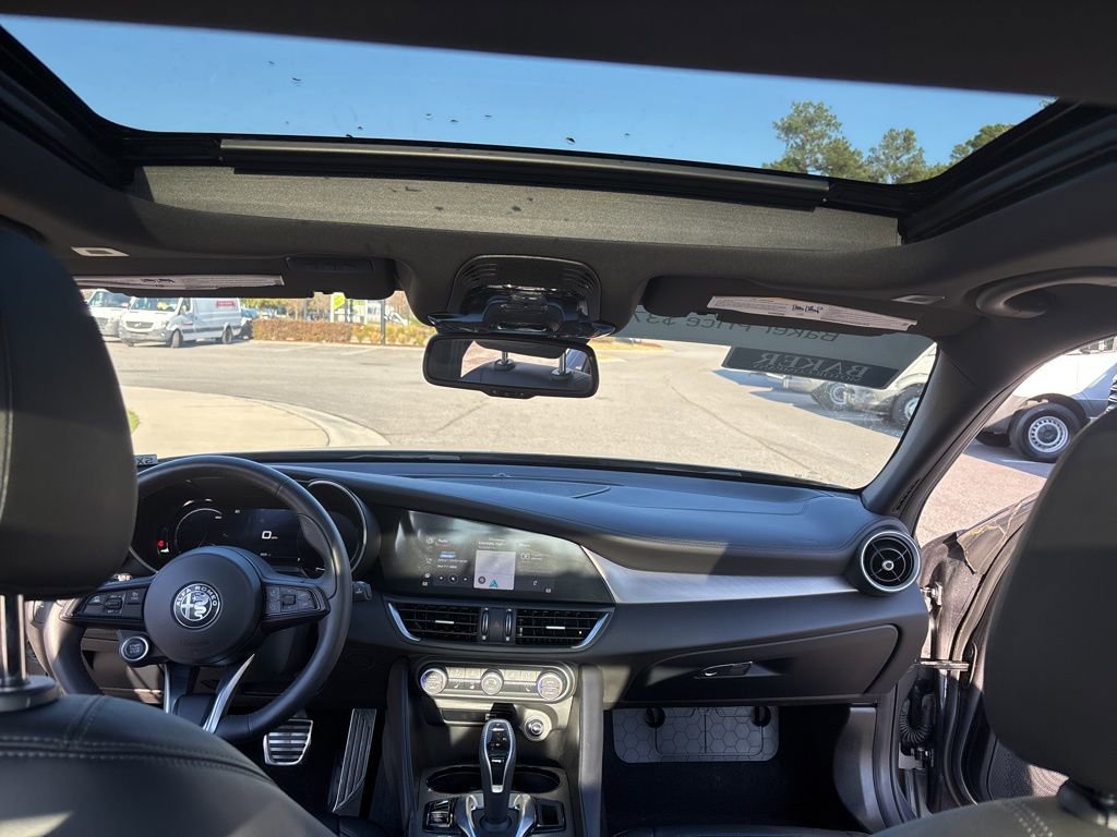 Used 2024 Alfa Romeo Giulia Ti RWD image 33