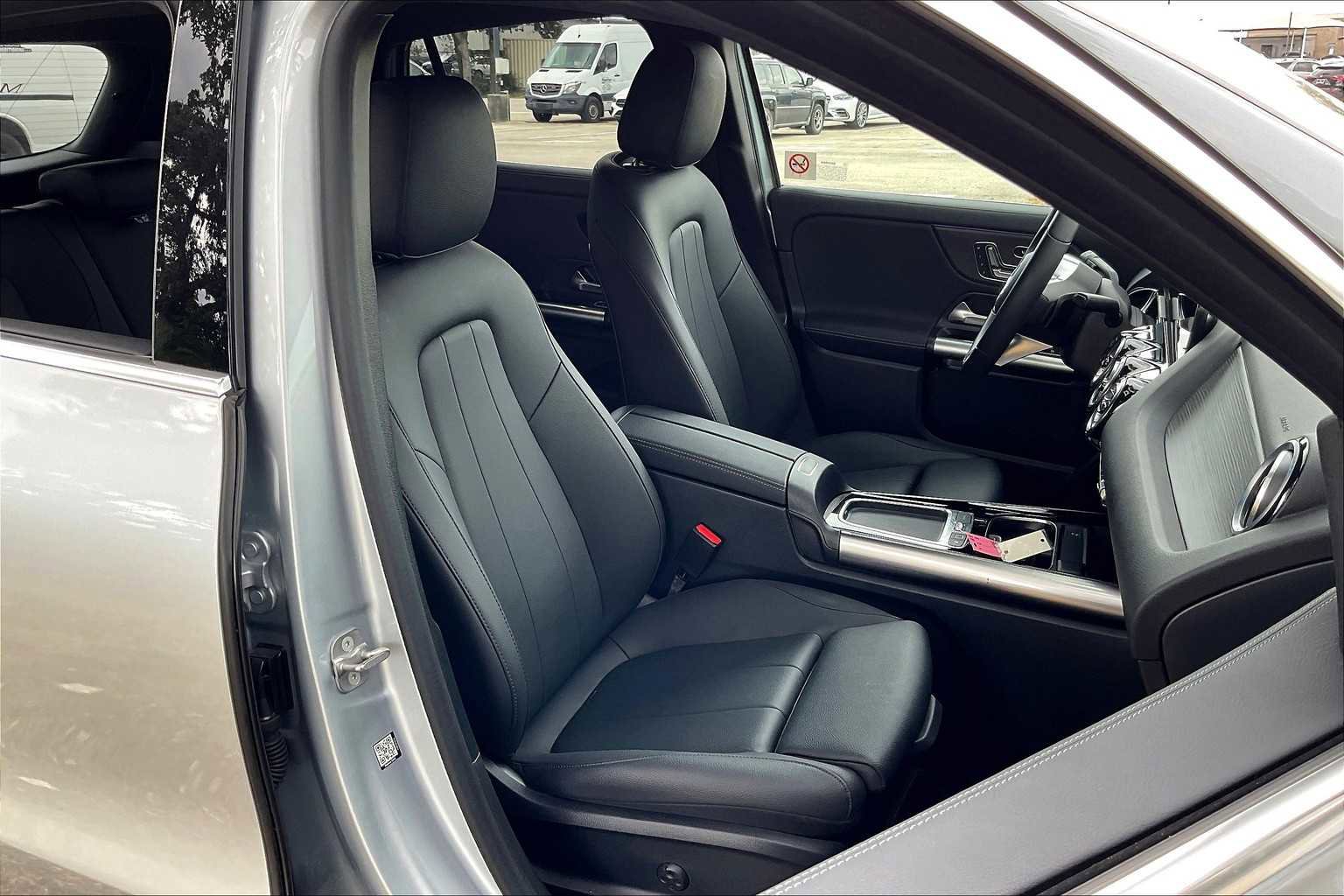 Certified 2025 Mercedes-Benz GLA 250 image 6