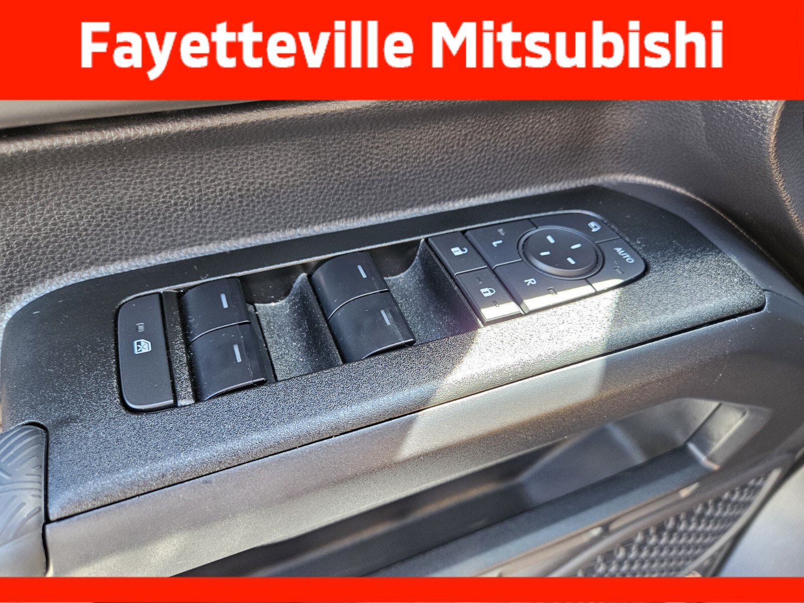 Used 2025 Toyota 4Runner Limited AWD/4WD image 31