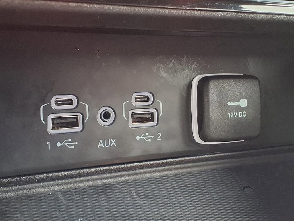 Used 2023 Jeep Grand Cherokee Altitude image 20