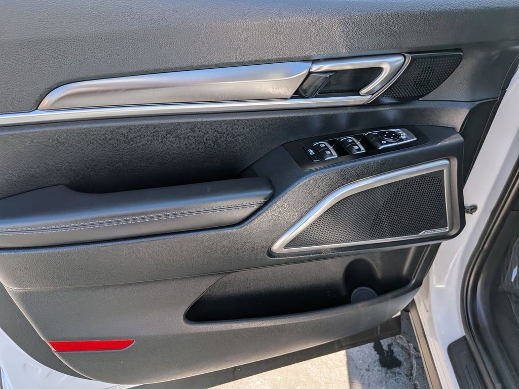 Used 2025 Kia Telluride S image 11