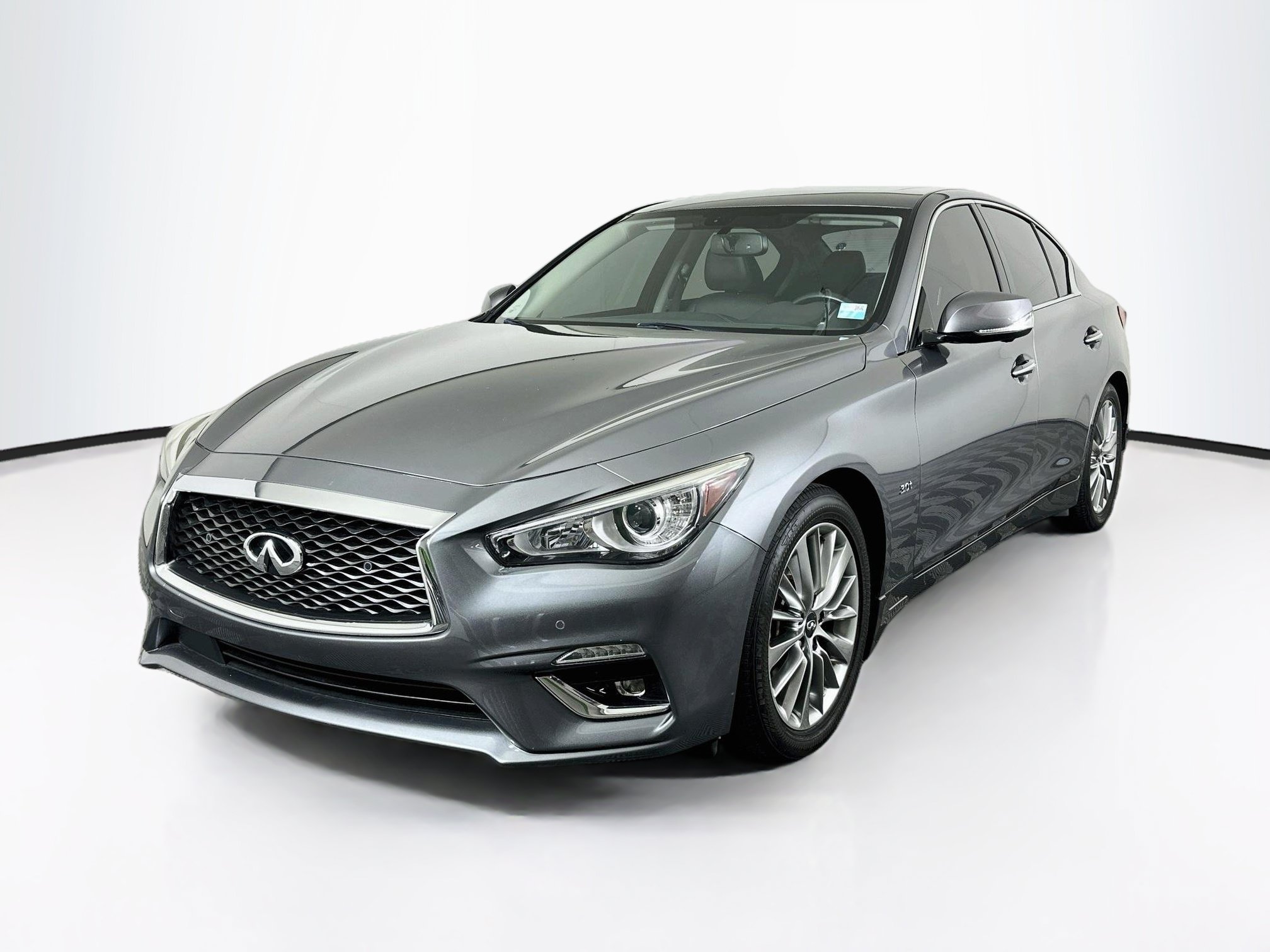 Used 2018 INFINITI Q50 Luxe w/ Essential Package (3.0T Luxe) RWD image 3