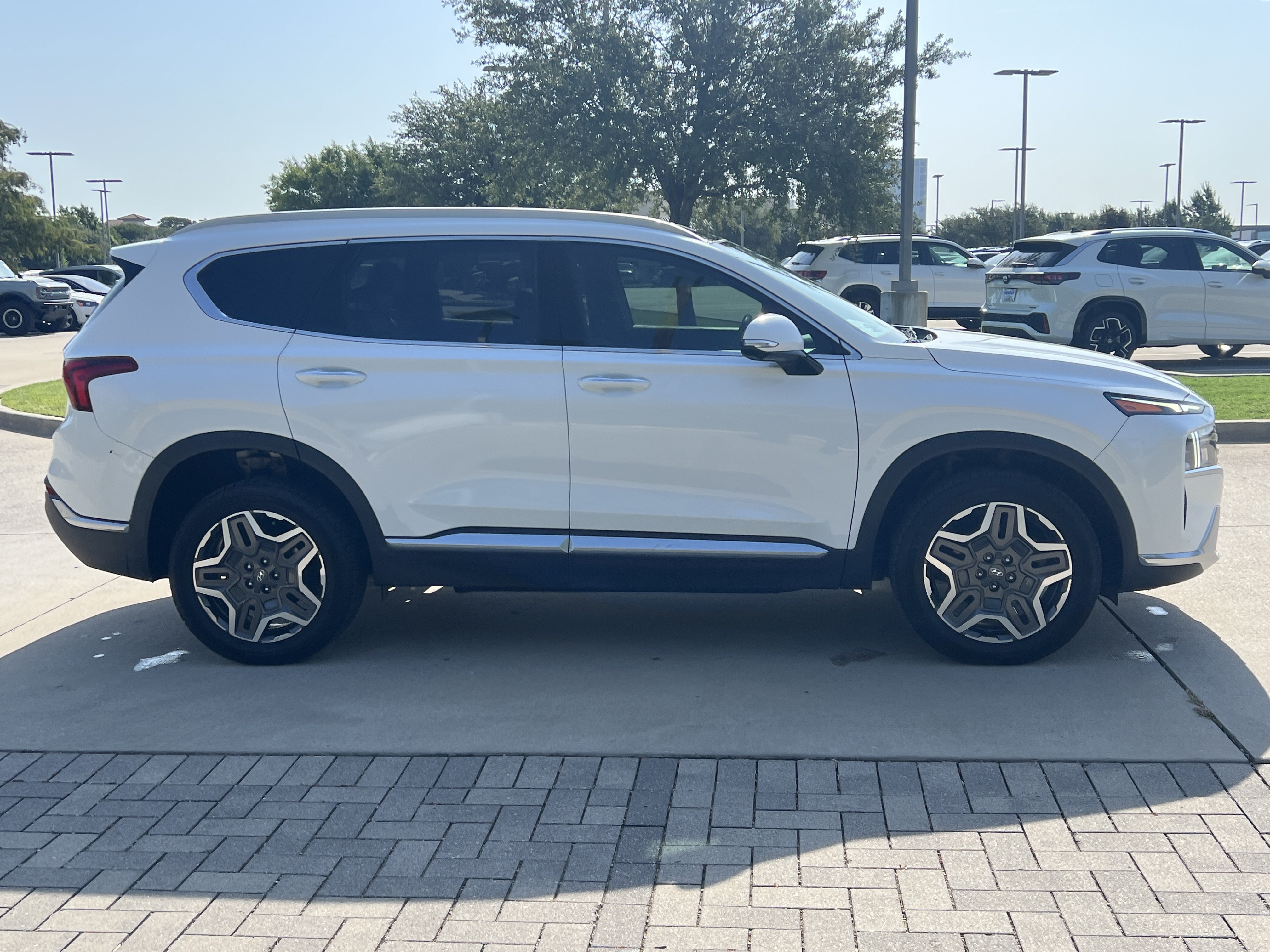 Used 2023 Hyundai Santa Fe SEL Premium AWD/4WD image 10