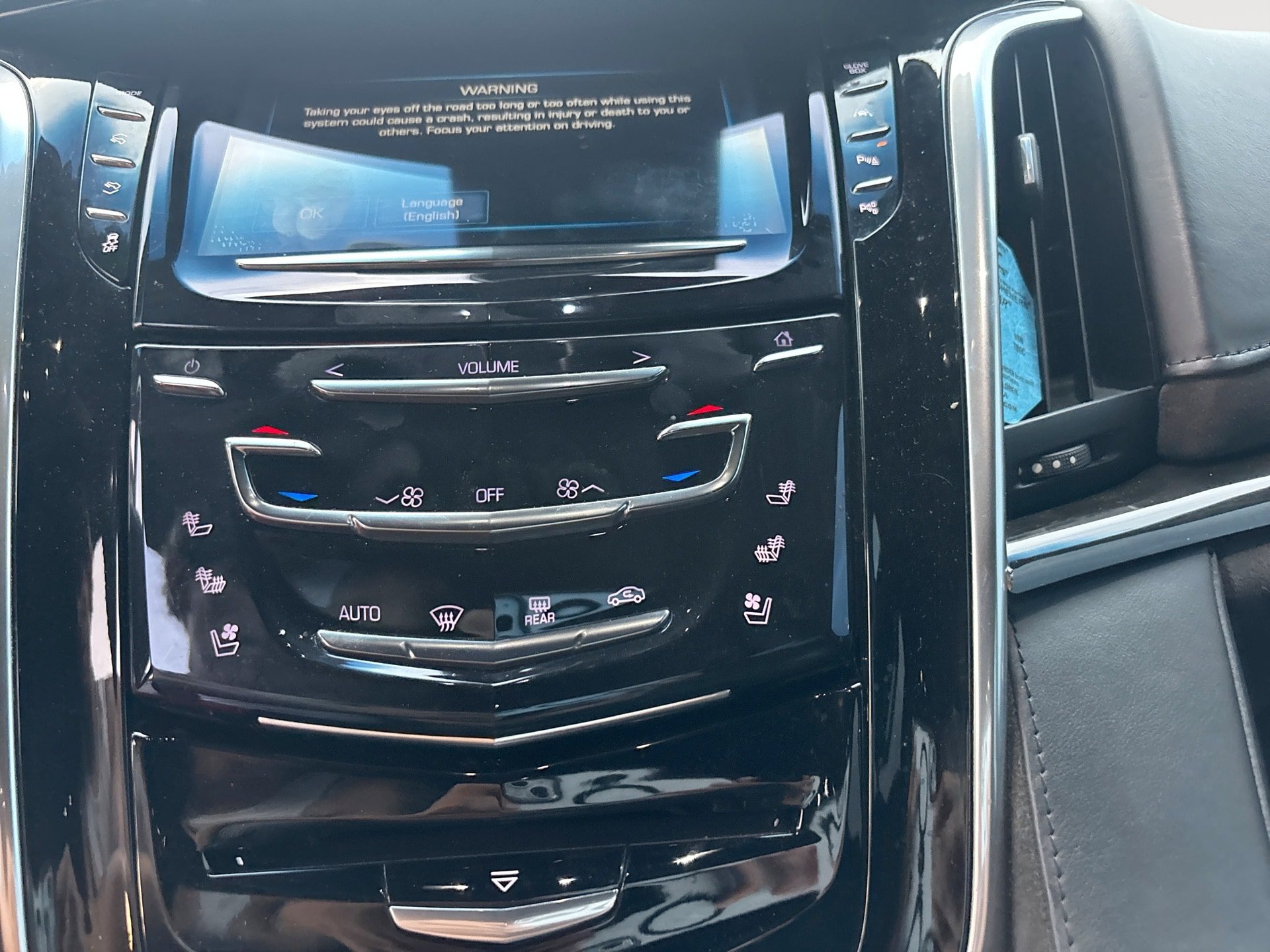 Used 2019 Cadillac Escalade ESV Platinum AWD/4WD image 16