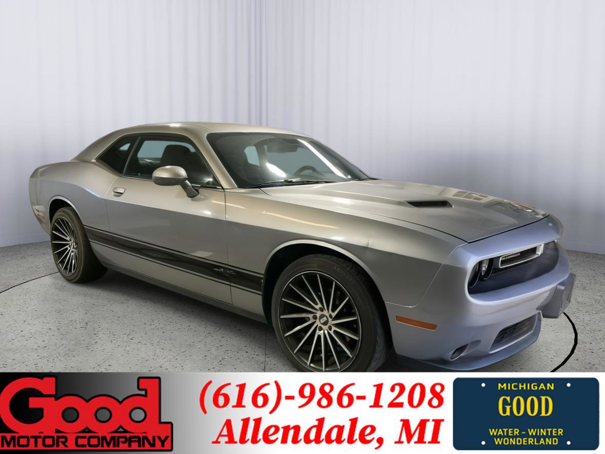 Used 2016 Dodge Challenger SXT