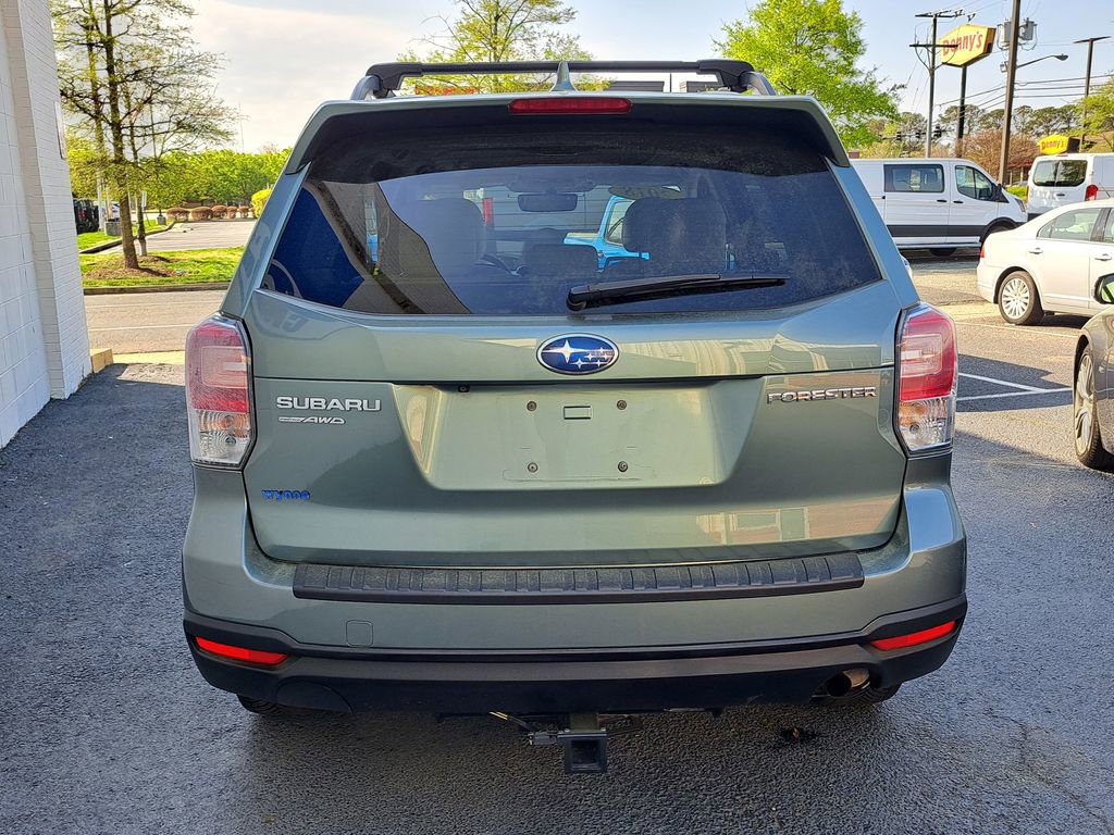 Used 2018 Subaru Forester 2.5i Premium w/ All-Weather Package image 5