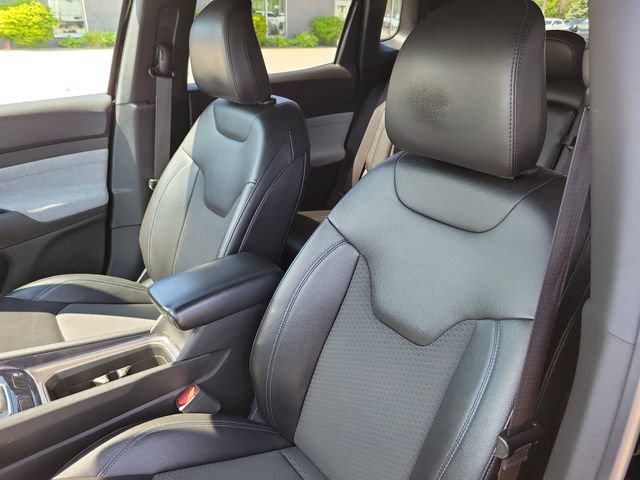 Used 2024 Jeep Compass Latitude AWD/4WD image 6