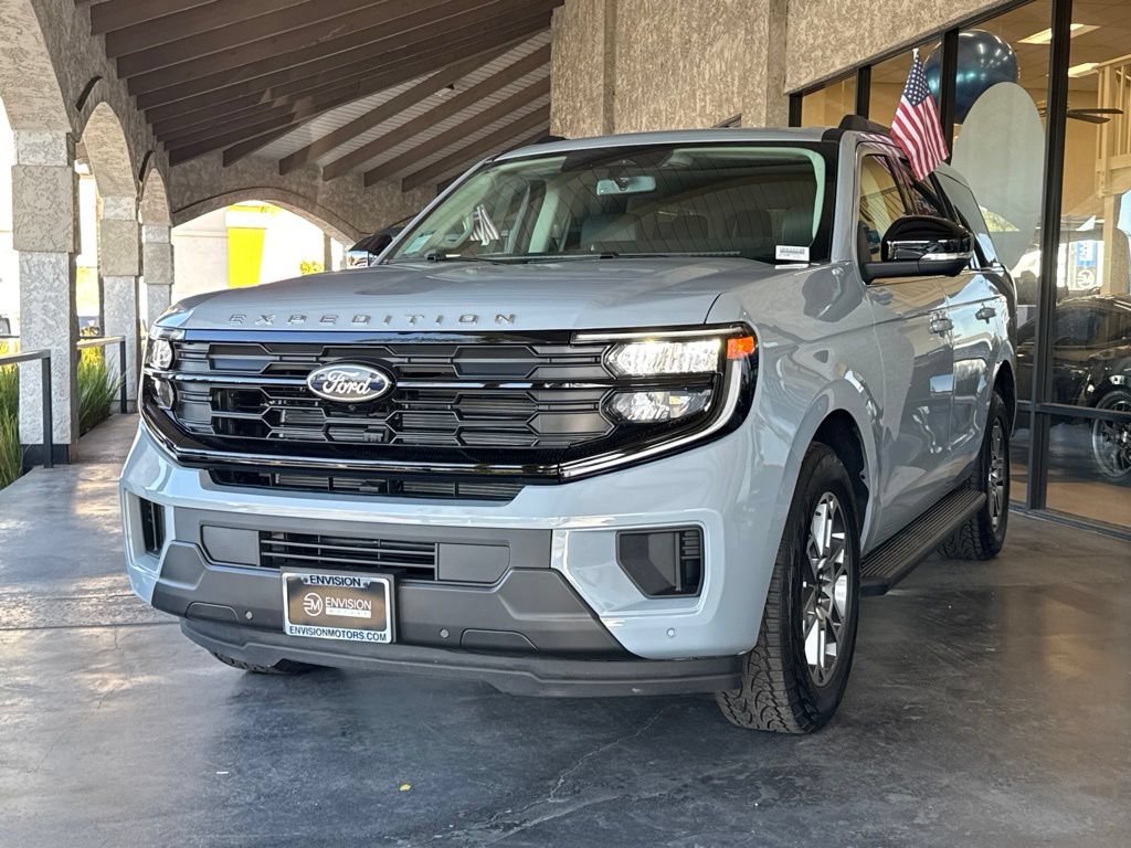 New 2026 Ford Expedition Active AWD/4WD image 3