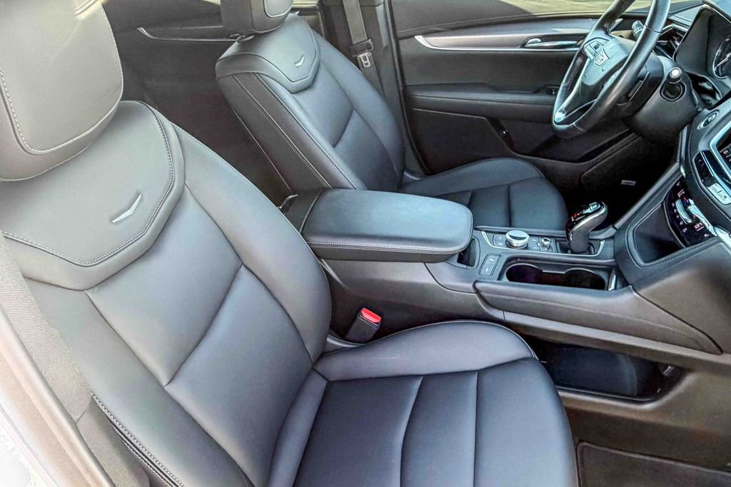 Used 2023 Cadillac XT6 Luxury image 36