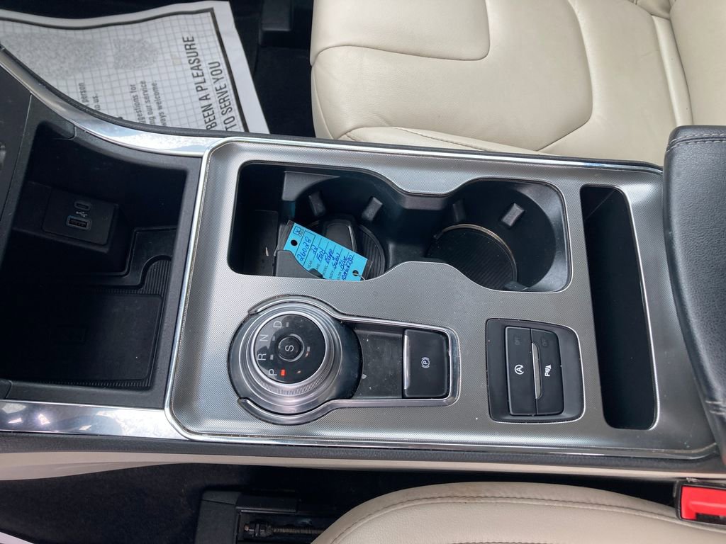 Used 2022 Ford Edge Titanium image 30