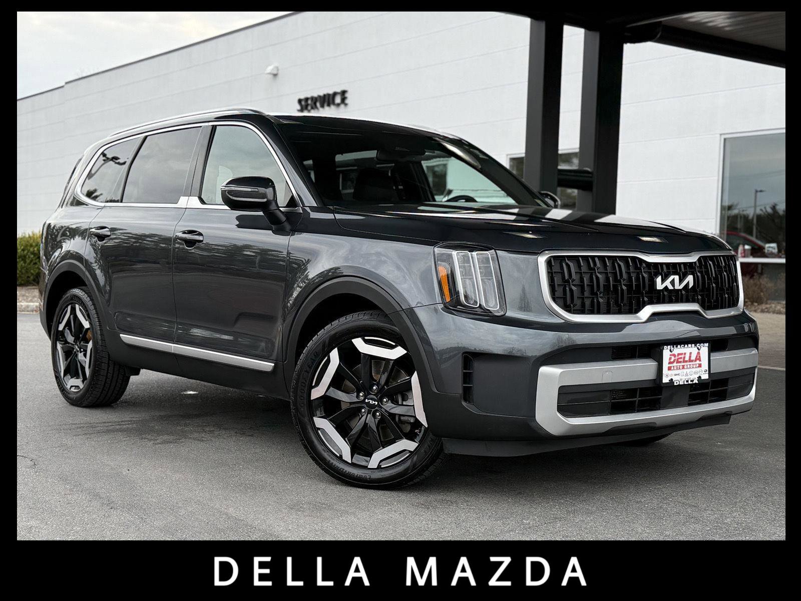Used 2023 Kia Telluride EX w/ EX Captain's Chair Package AWD/4WD image 1