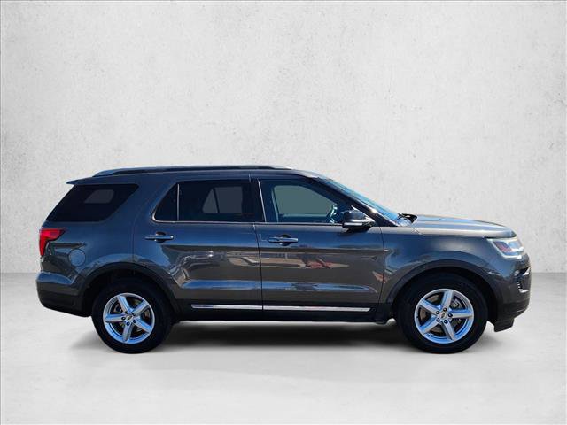 Used 2018 Ford Explorer XLT w/ Equipment Group 202A image 4
