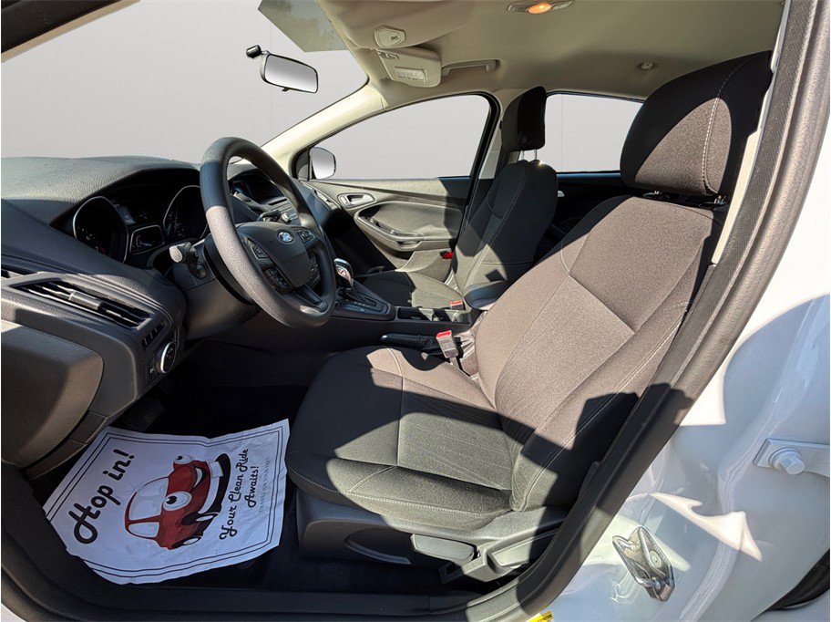 Used 2016 Ford Focus SE image 2