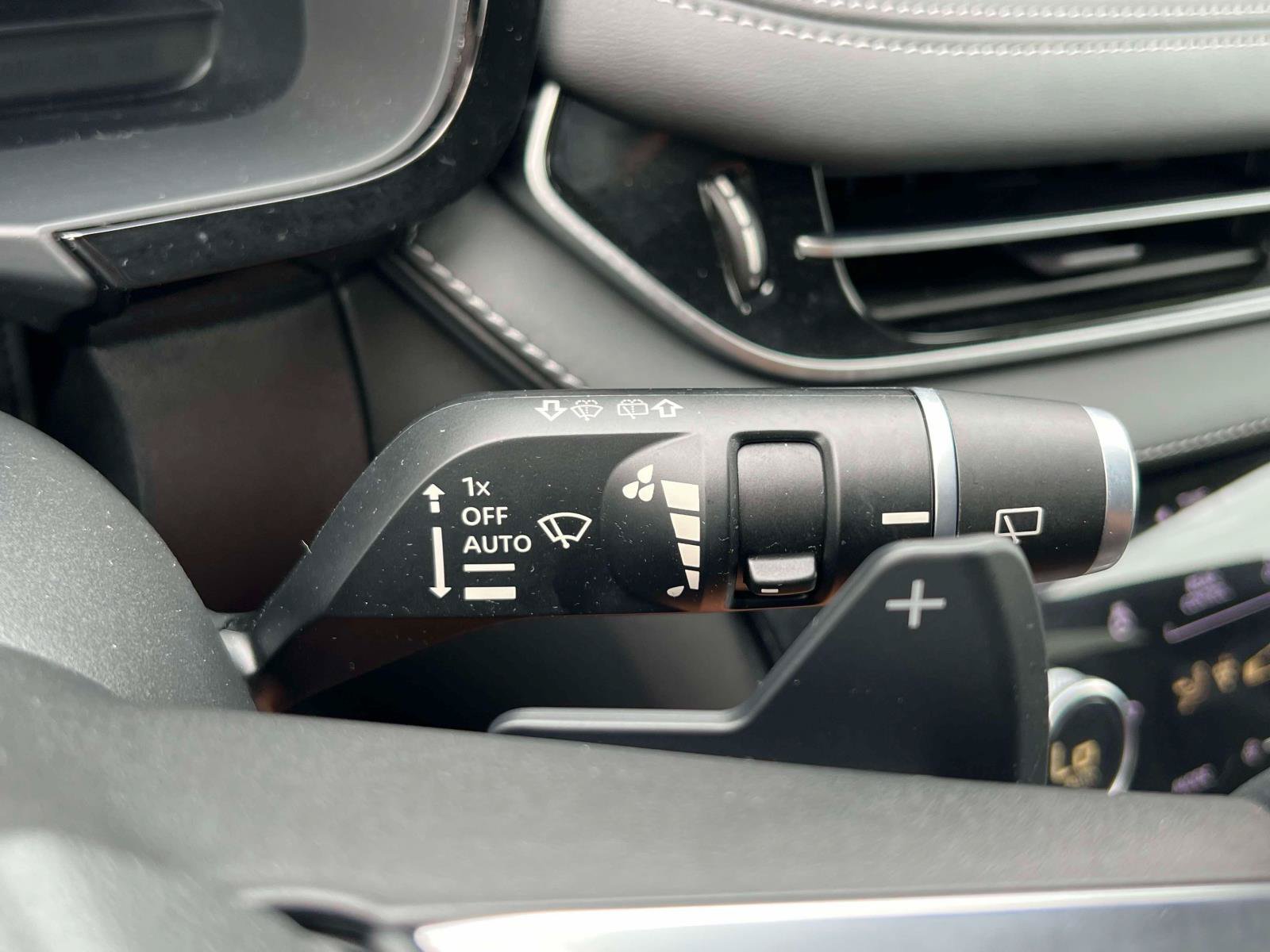 Used 2023 INFINITI QX60 Sensory w/ Vision Package AWD/4WD image 19