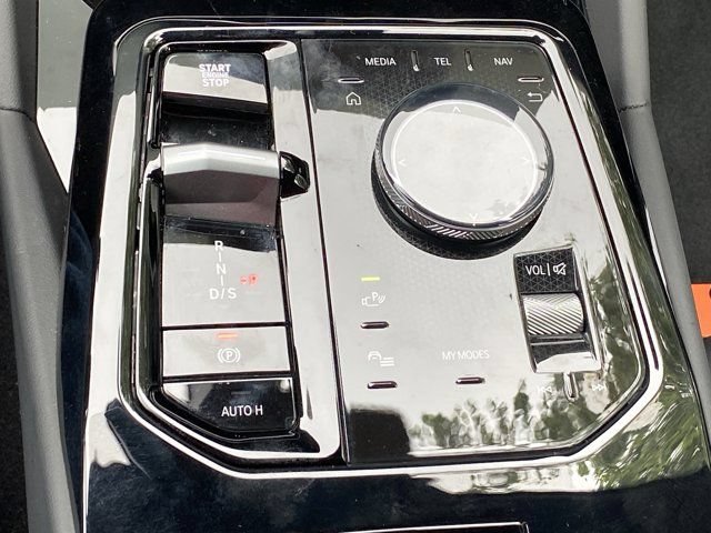 Used 2026 BMW 530i xDrive AWD/4WD image 30