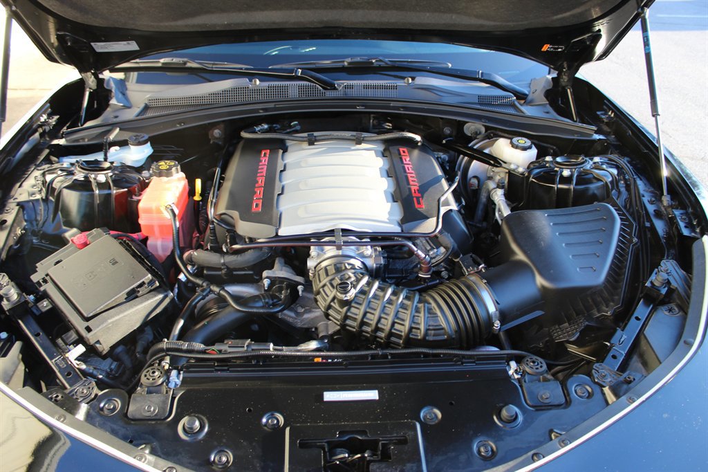 Used 2023 Chevrolet Camaro LT w/ RS Package image 10