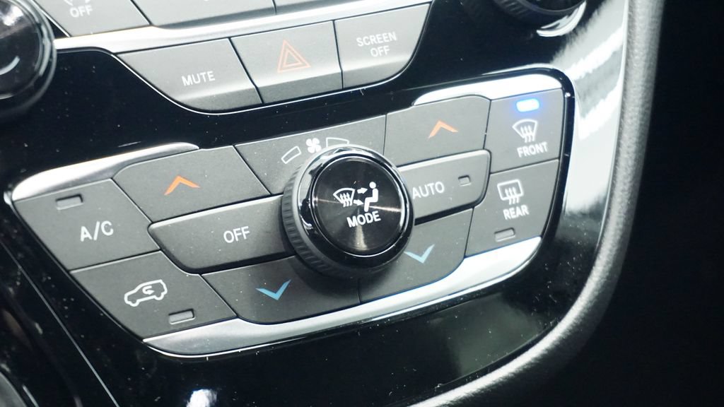 New 2026 Chrysler Voyager LX FWD image 34