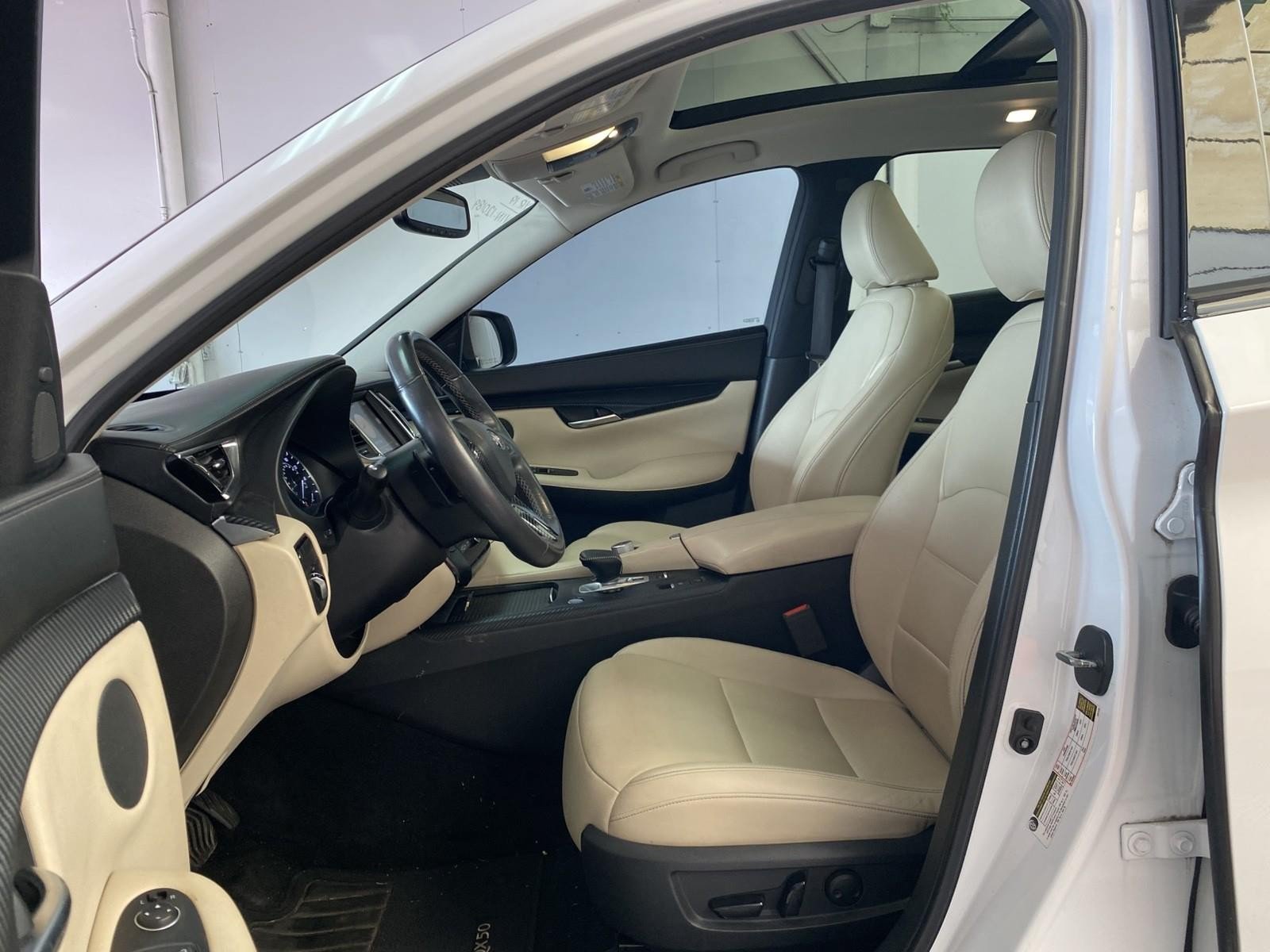 Used 2019 INFINITI QX50 Luxe AWD/4WD image 21