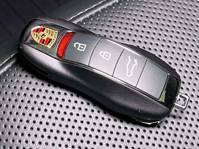 New 2026 Porsche Macan image 46